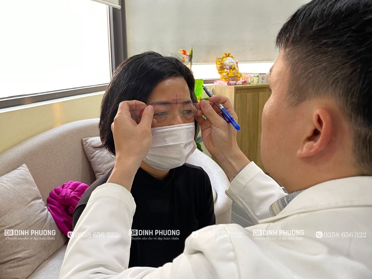 Bác sĩ Trần Đình Phượng thăm khám và tư vấn cá nhân hóa