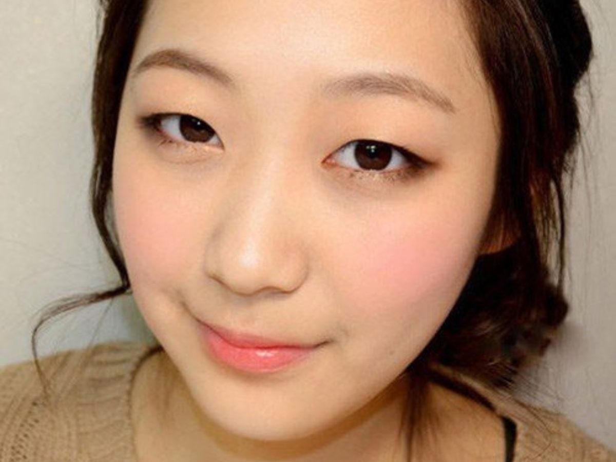 Đối tượng nào nên thực hiện nhấn mí mắt?