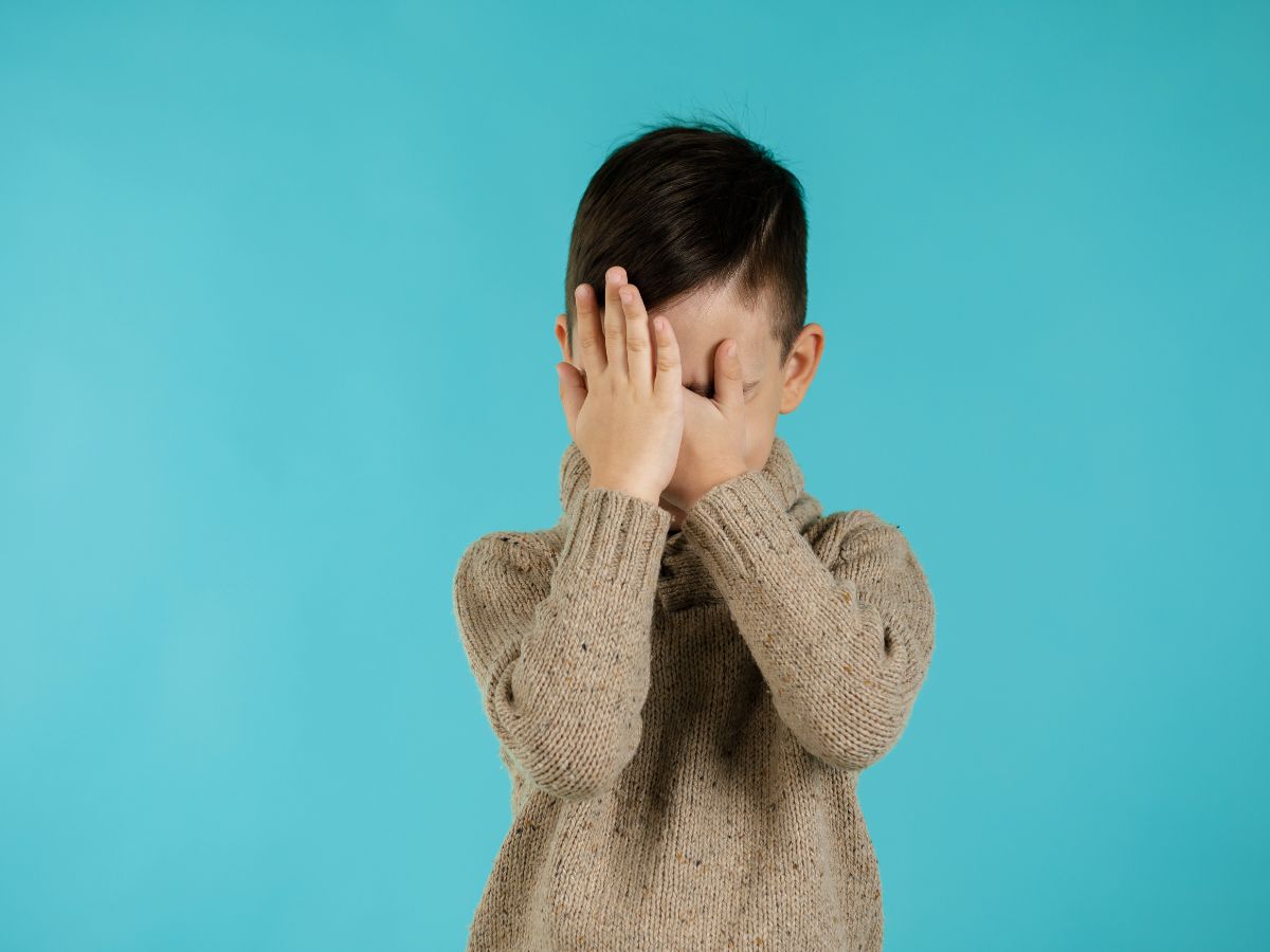 Sụp mí mắt bẩm sinh khiến trẻ bị tâm lý tự ti, ngại giao tiếp 