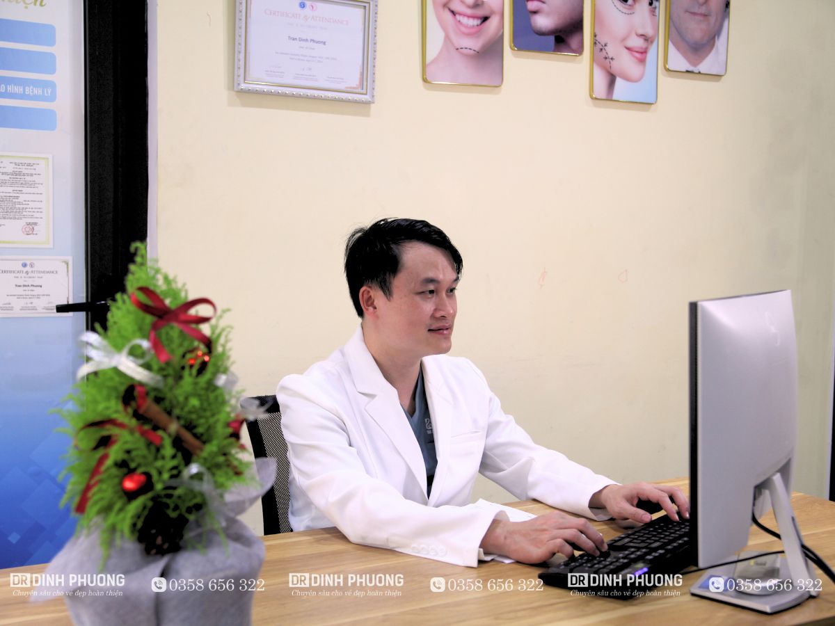 Bác sĩ CKII Trần Đình Phượng là bác sĩ phẫu thuật tạo hình sọ mặt với gần 20 năm công tác tại bệnh viện nhi tuyến đầu