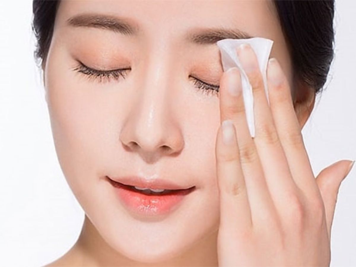 Cách chăm sóc nếp mí sau khi làm đẹp để giữ độ bền đẹp tự nhiên 